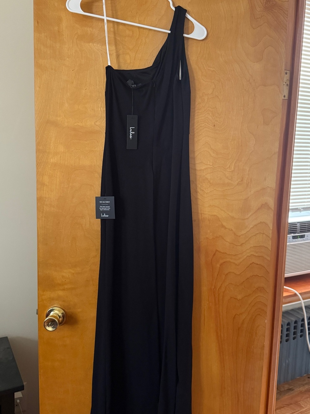 Lulu's One-Shoulder Black Evening Gown with Side Slit - Picture 4 of 7